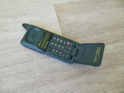Один из первых мобильный Motorola