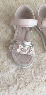 Босоножки р.24