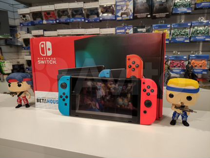 Nintendo Switch + Power Bank Apple + наушники