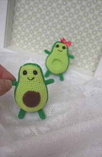 Вязаная игрушка Авокадо
