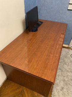 Письменный рабочий офисный стол массив