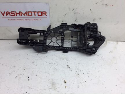 Кронштейн ручки задний левый Volkswagen Passat B7