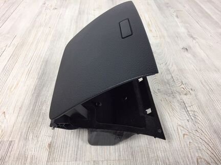 Бардачок с торпедо передний верхний Vw Touareg 7P