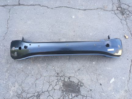 Усилитель переднего бампера Volkswagen Transporter