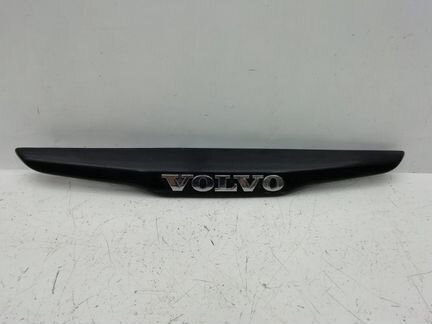 Накладка крышки багажника задняя Volvo C30 2006