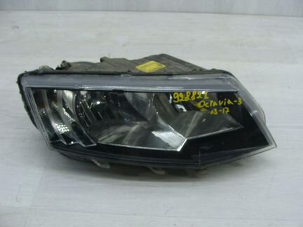 Фара правая Skoda Octavia
