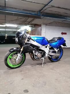 Yamaha FZR 400