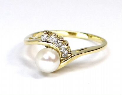 Золотое кольцо 750 пробы с жемчужиной