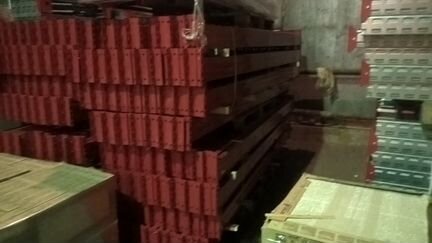 Стеллажи фронтальные, нагрузка на полку 3000 кг