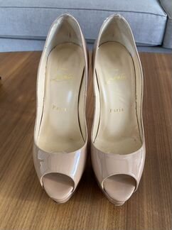Christian louboutin лодочки бежевые
