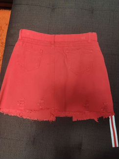 Джинсовая красная юбка