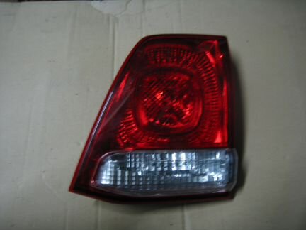 Toyota Land Cruiser 200 фонарь правый в крышку