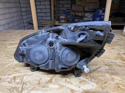 Новая фара Рено Сценик 2 Hella