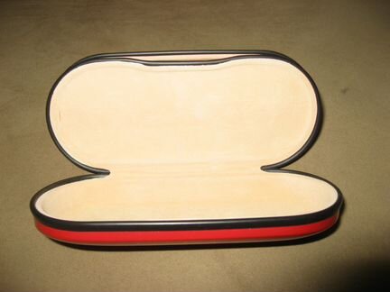 Футляр для очков и линз