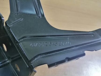 Mercedes w212 кронштейн крепления акб