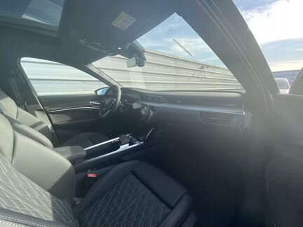 Audi e-tron AT, 2020
