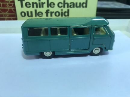 Модель автомобиля раф 977 м 1:43 СССР