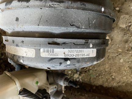 Тормозной цилиндр главный Ford Mustang