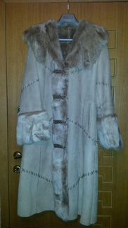 Дубленка светло-бежевого цвета длинная