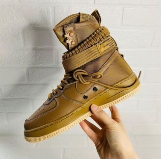 Кроссовки Nike