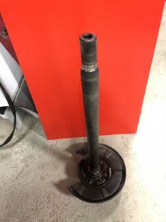 Полуось левая к Мерседес Спринтер 906 Крафтер