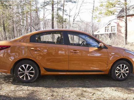 Молдинги на двери Вариант 1 Kia Rio IV