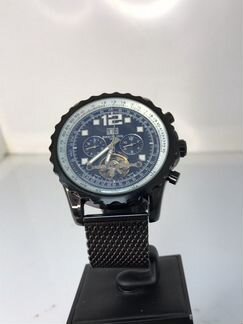 Наручные часы breitling