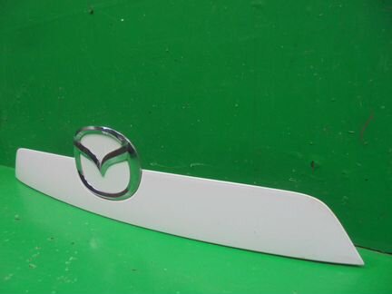 Накладка двери багажника Mazda CX5 11 г