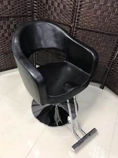 Парикмахерское кресло