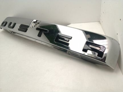 Накладка крышки багажника задняя Renault Duster 1