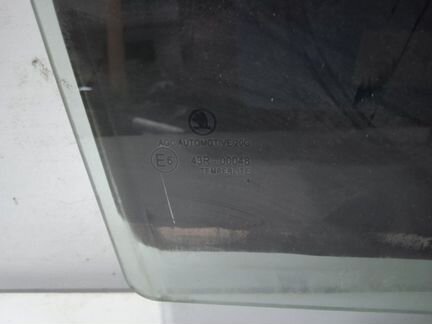 Стекло двери задней правой Skoda Octavia A7 5E