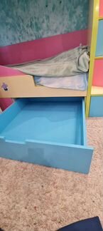 Двухъярусная кровать