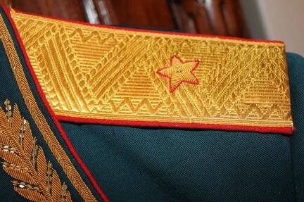Парадный китель и брюки генерала СССР