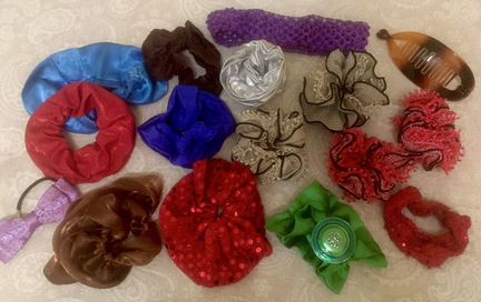 Резинки для волос, бижутерия пакетами