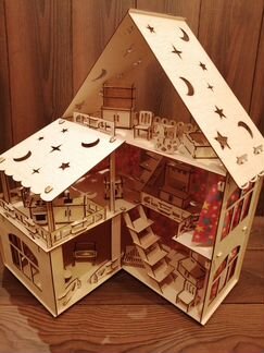 Большой кукольный домик