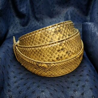 Ремень мужской из кожи питона бежевый