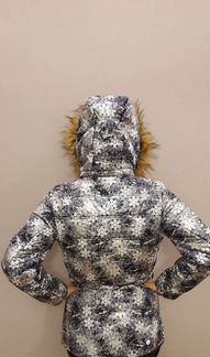 Продаётся зимняя куртка Luhta для девочки