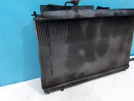 Радиатор охлаждения Hyundai Santa Fe 2