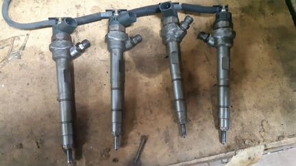 Форсунка дизельная VW 03L130277J