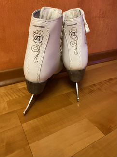 Фигурные коньки ск Le Fleur Leather р.37 кожа