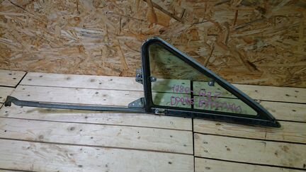 Передняя правая форточка Dodge RAM VAN 1986-1993