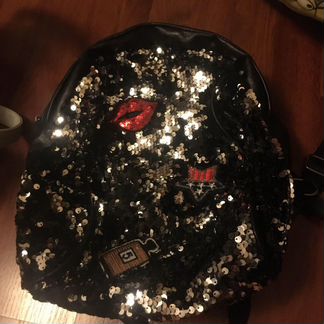 Рюкзак кожаный с пайетками и нашивками