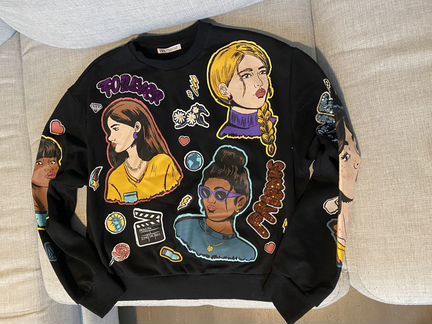 Кофта чёрная с нашивками zara