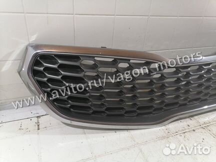 Решетка радиатора передняя Kia Cerato 3