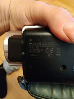 Цифровая видеокамера Sony HandyCam DCR-SR300