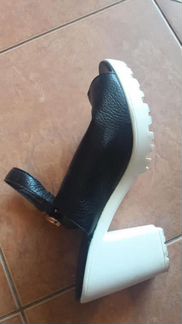 Босоножки женские