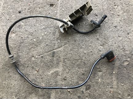 Датчик абс мерседес W212 E212 CLS218 A2125402117