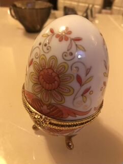 Шкатулка яйцо