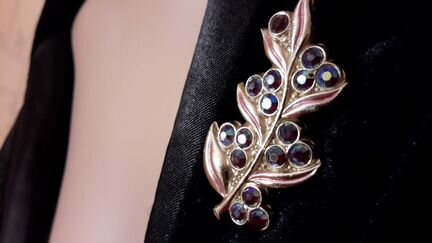 Брошь чешское стекло 