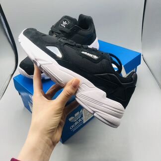 Adidas Falcon